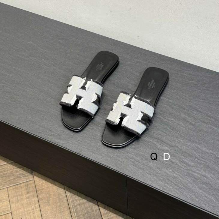 Picture of Hermes Slippers _SKUHermessz35-40GDT02061727